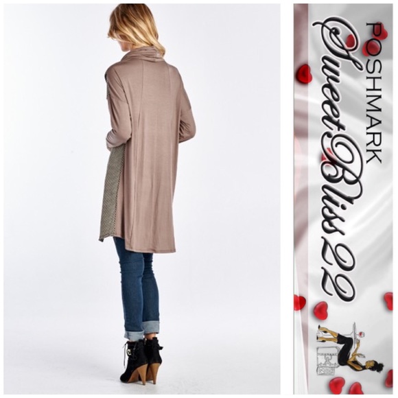 ⭐️ SOLD OUT Mocha Top⭐️ - Picture 3 of 4