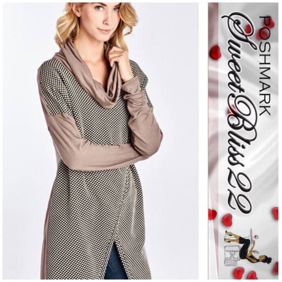 ⭐️ SOLD OUT Mocha Top⭐️ - Picture 4 of 4