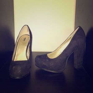 Mossimo Black Pumps