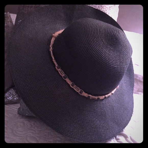 Floppy hat