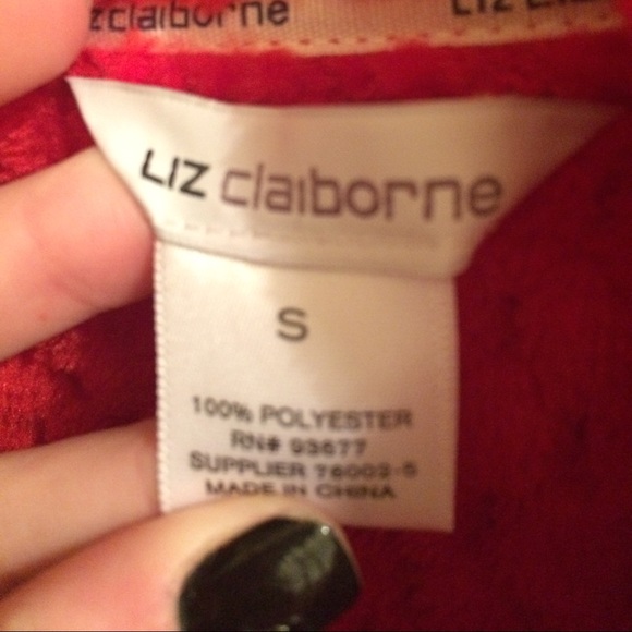 Red Robe 💄 - Picture 2 of 2