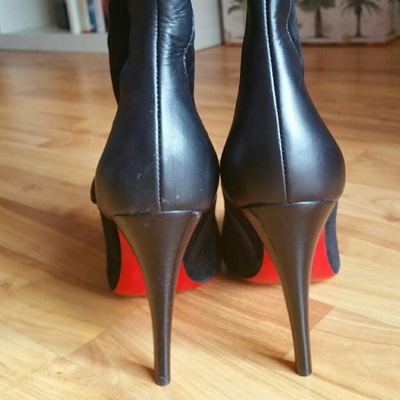 $1895 CHRISTIAN LOUBOUTIN BLACK BOOTS 38 8 - Picture 3 of 4