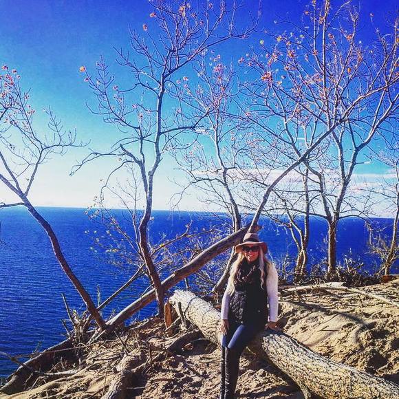 Meet your Posher, Vanessa - Picture 1 of 1