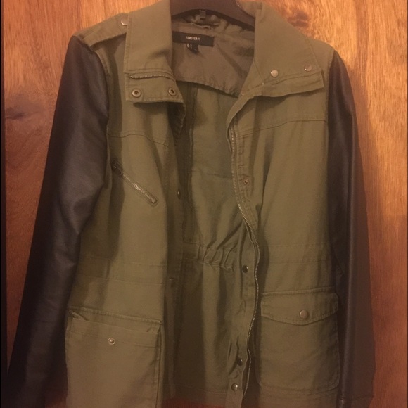 Green Camo jacket with leather sleeves