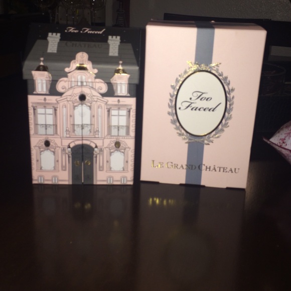 Too Face Le Grand Chateau boxes