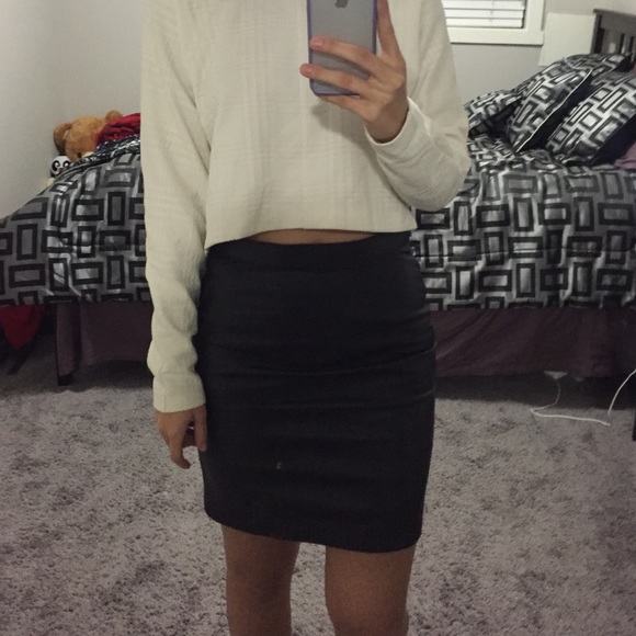 Genuine leather skirt
