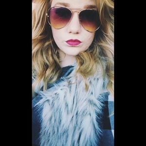 Meet your Posher, Bailey