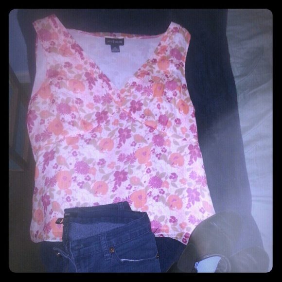 Ann Taylor silk pretty flowery shirt