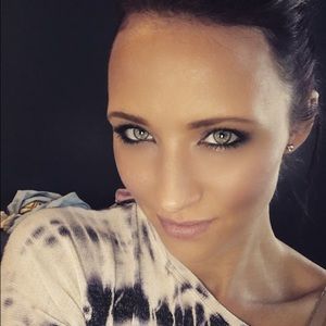 Meet your Posher, Nicole