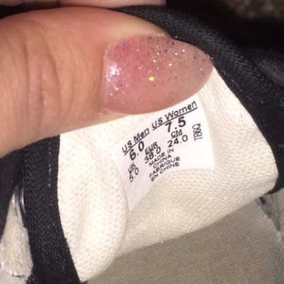 Vans - Picture 3 of 3