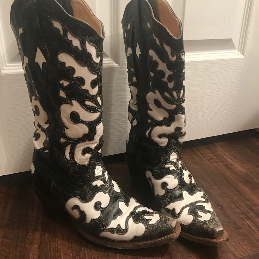 Corral Vintage Snip Toe Boots