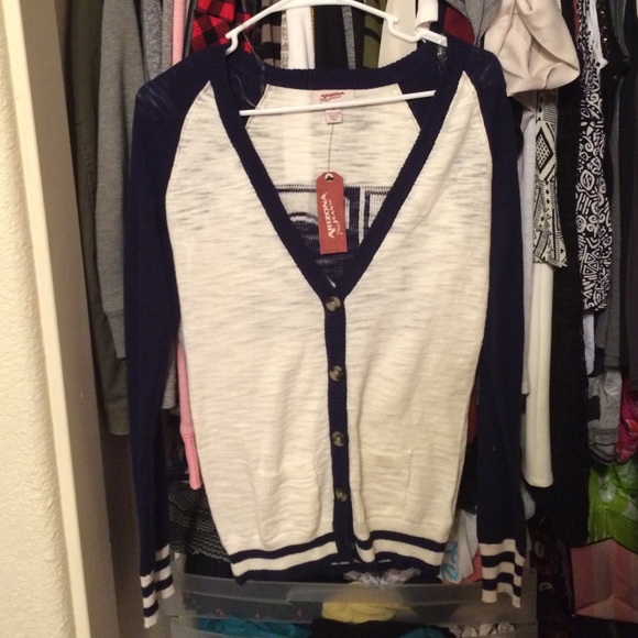 Cardigan - Picture 2 of 3