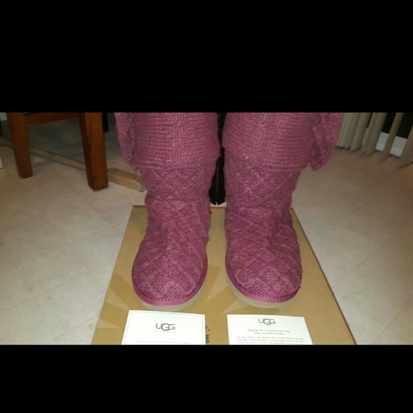 UGG CLASSIC CARDY CASHMERE TALL KNIT HEATHER GREY BOOT sz US  Size 9 Cardy uggs worn 2-3 times