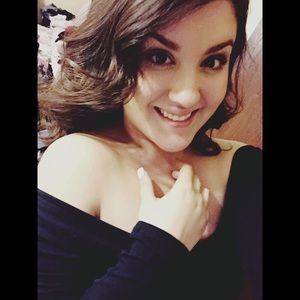 Meet your Posher, Evelia