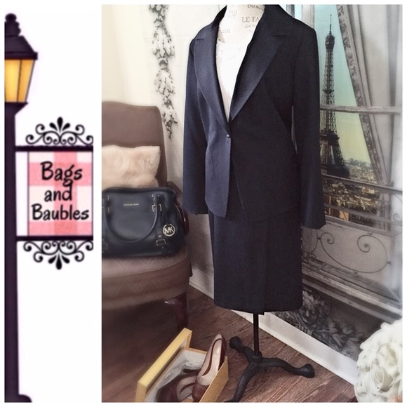 Tahari Dresses & Skirts - New TAHARI Woman Navy Skirt Suit Size 16W/18W