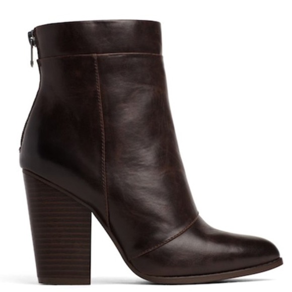 A+ Eagen Heeled Pointed Toe Ankle Boot