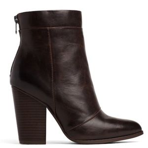 A+ Eagen Heeled Pointed Toe Ankle Boot