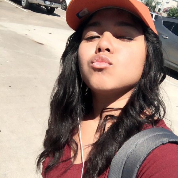 Meet your Posher, Julia - Picture 3 of 3