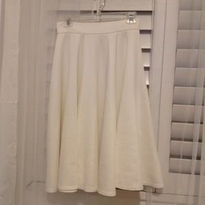 OH HOLD!Never worn, midi skirt