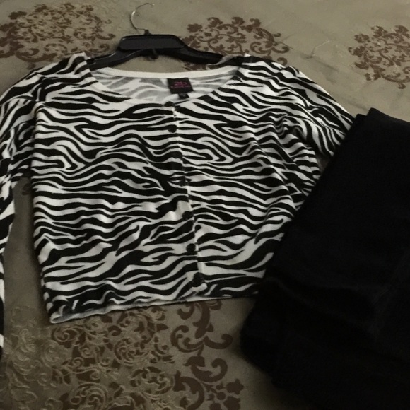 Zebra sweater with front bottoms - Picture 2 of 3
