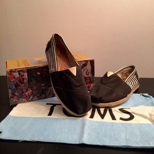 Black Stripped TOMS