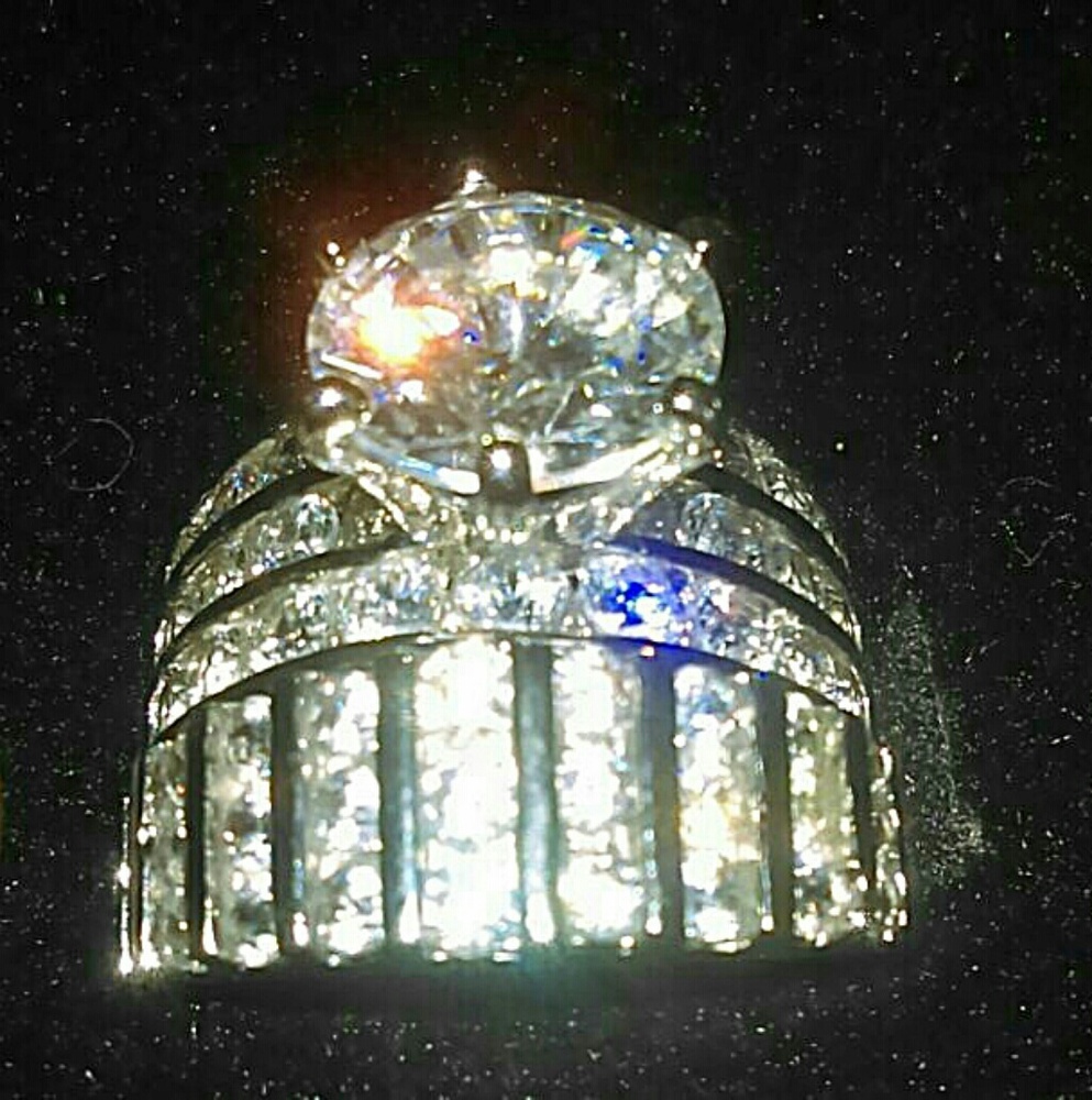 ?2 RING SET FLAWLESS CZ WEDDING BANDS