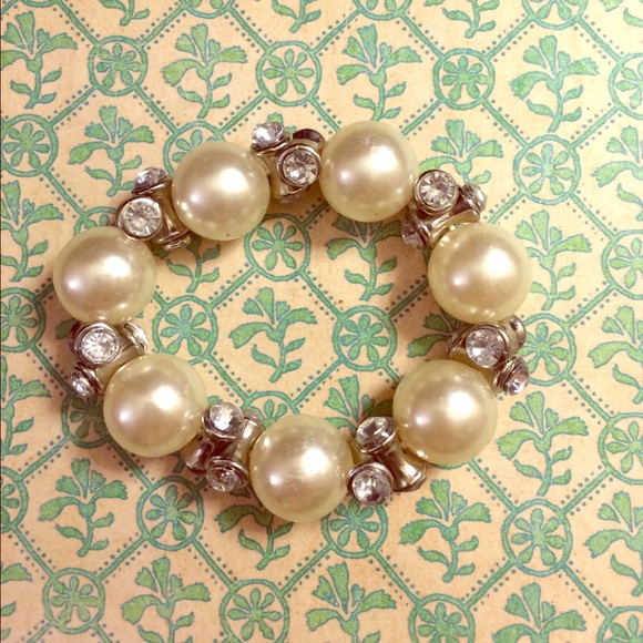 Large pearl bracelet