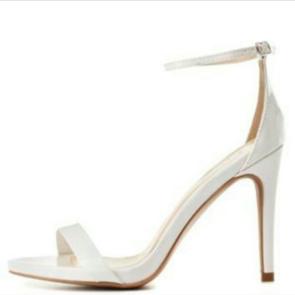 NWOT Qupid Sandals