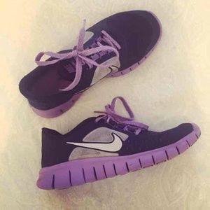 Nike free run shoes
