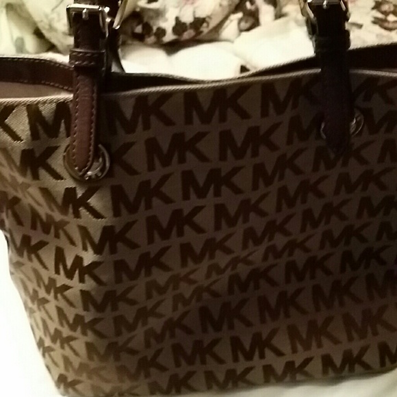 Michael Kors purse - Picture 2 of 3