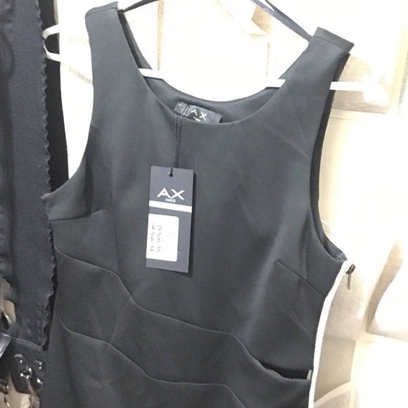 Dress - Picture 4 of 4