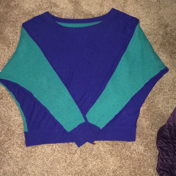 Two way color pullover!