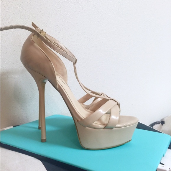 Justfab nude sandals size 9 barely worn