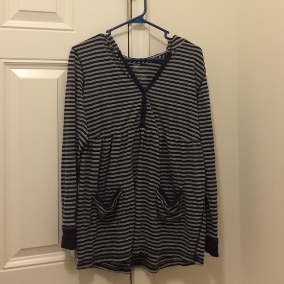 Bundled Liz Lange Maternity Striped Hooded Top L - Picture 1 of 3