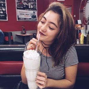 Meet your Posher, Eva