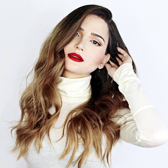 Meet your Posher, Elle