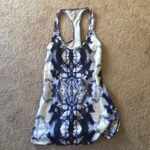 Lululemon size 4 top