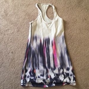 Lululemon size 4 top