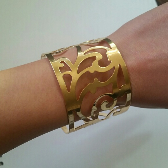 Adjustable cuff - Picture 3 of 4