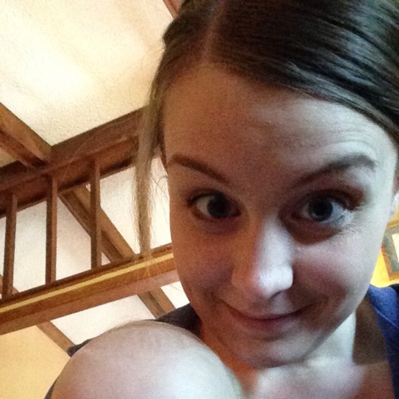 Meet your Posher, Courtney