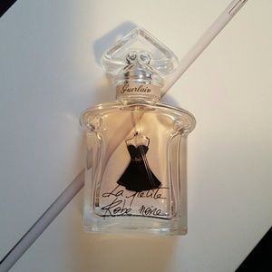 Guerlain  LA Petite Robe Noir perfume