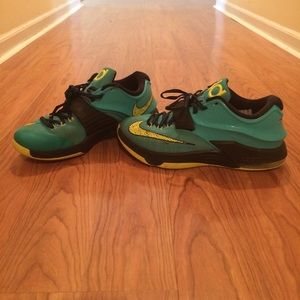 Size 7.5 mens KD 7's