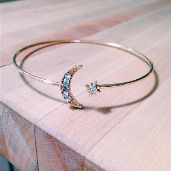 ⚡️LAST ONE⚡️Gold Moon & Star Bangle Bracelet!!