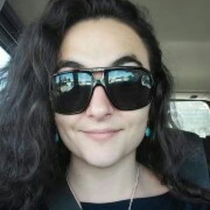 Meet your Posher, Roxanne