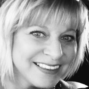 Meet your Posher, Hollee