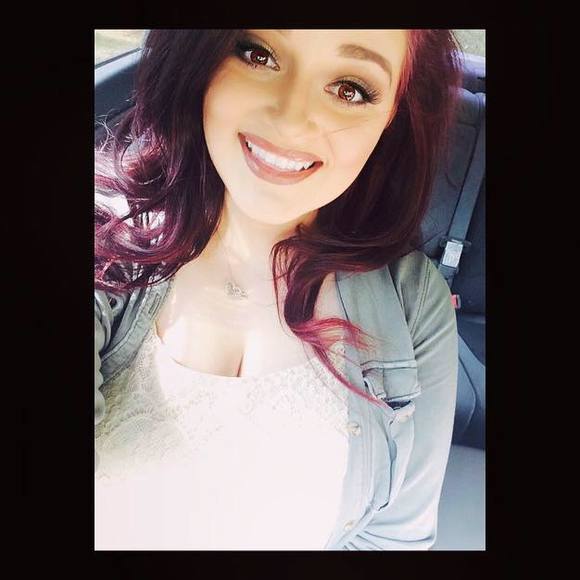 Meet your Posher, Emily - Picture 1 of 1