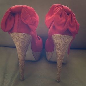 Red pumps with Bow 🎀