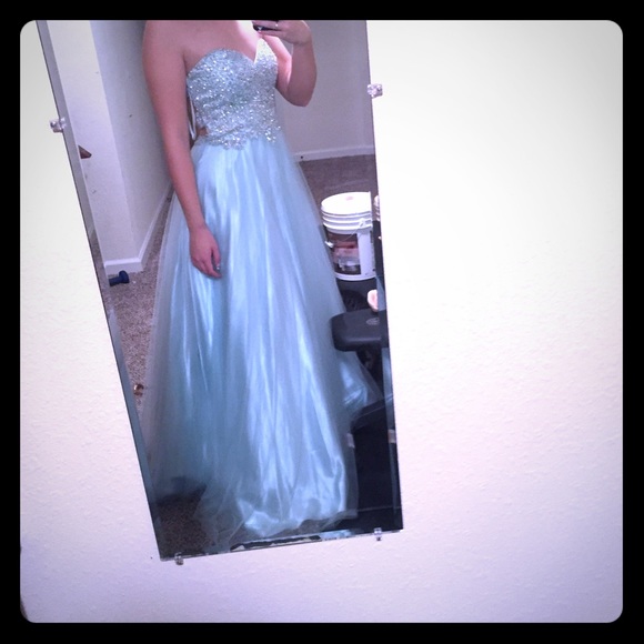 Beautiful Prom Dress/Ballgown