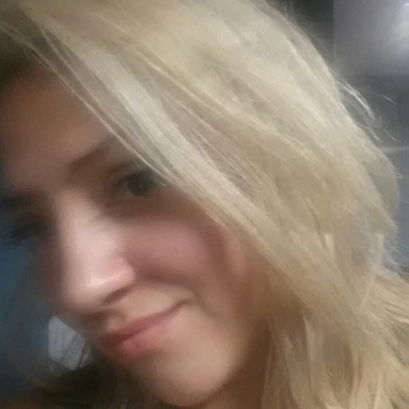 Meet your Posher, Pamela