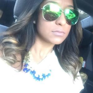 Meet your Posher, Carolina